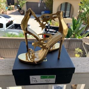 ⭐️ Gold Fashion Nova Rhinestone Star Heels ⭐️
